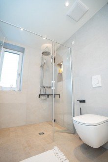 Muster Badezimmer Ab 213.700 investieren - mit gesichertem Mietertrag und KfW-F�rderung bis 150.000
